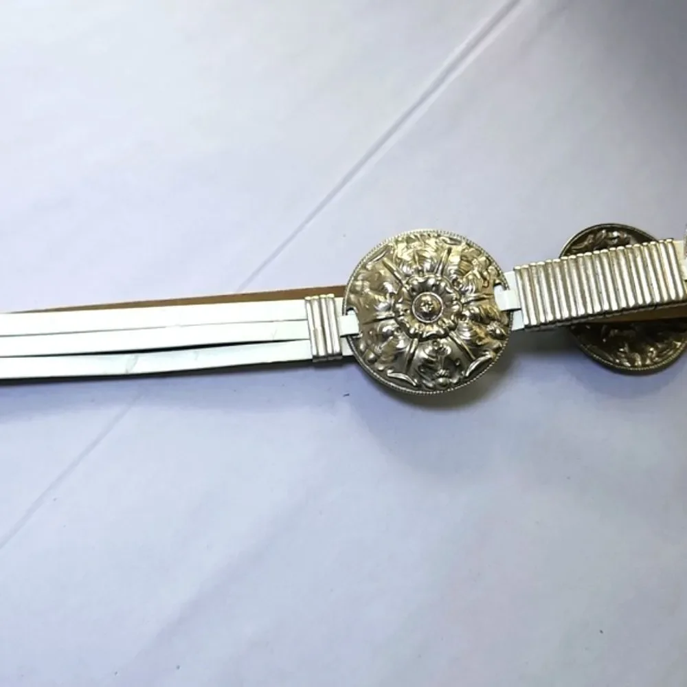 White Leather Western Silver Detail Clasp Belt